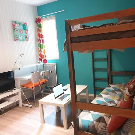 Simplicien *cosy* Plein Centre De *tv* Wifi *cafe* Apartment